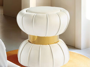 Dorothea Stool
