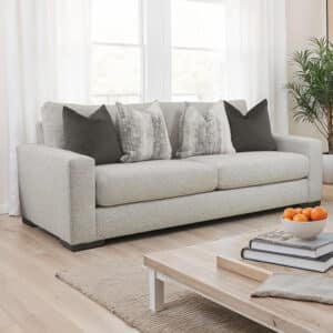 Romsey Loveseat